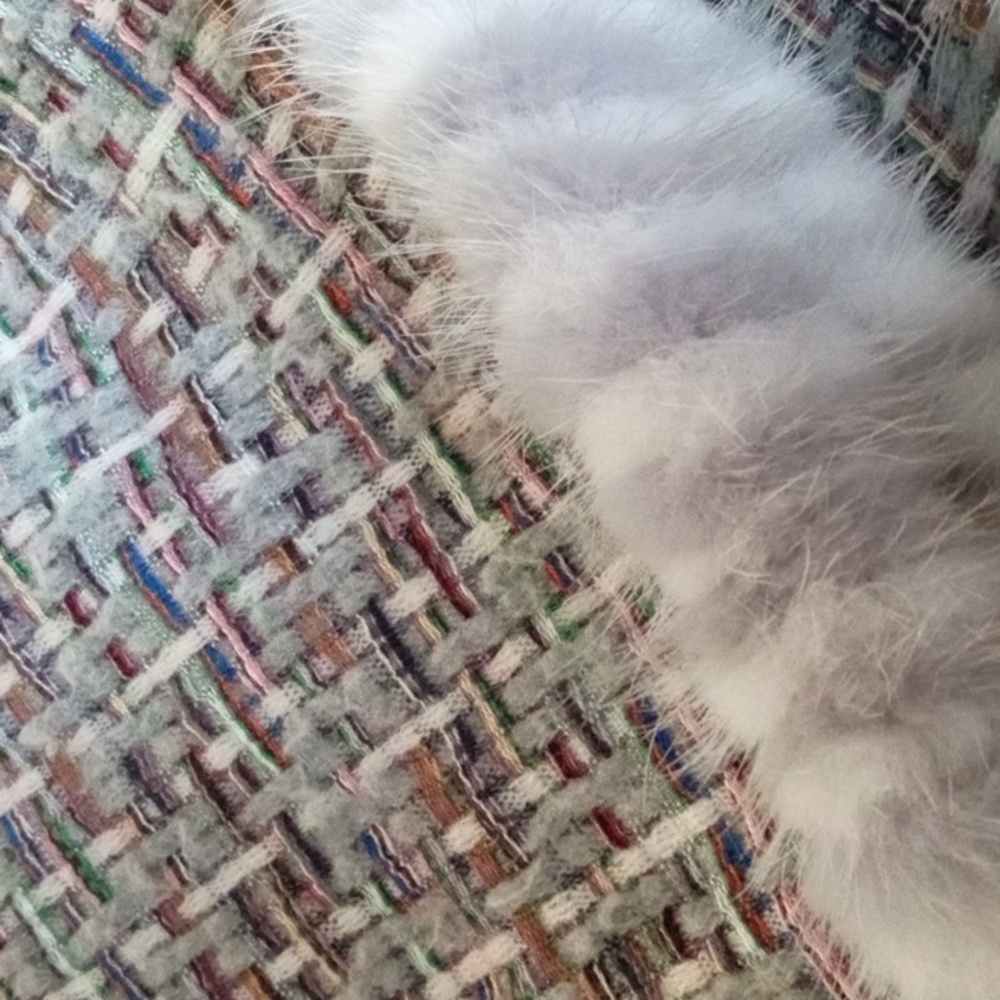 Diomi Boucle Multicolor Woven Wrap With Fringe And Fur Trim (Mink?) - Picture 2 of 10